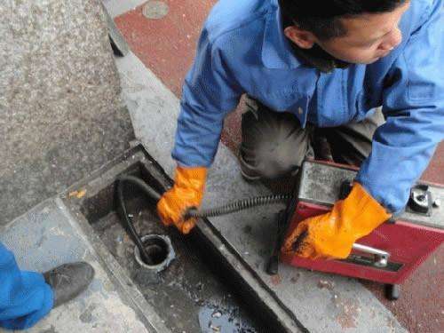 番阳镇疏通下水道